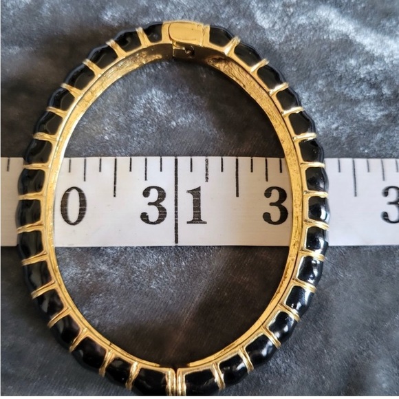 3 Bracelets Kenneth Cole enamel hinged Zebra, Giraffe or black striped bracelets - Picture 6 of 13